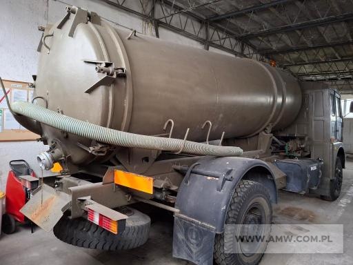 Samochód asenizacyjny SK-82 na samochodzie JELCZ 325 (z częściowym wyposażeniem) 